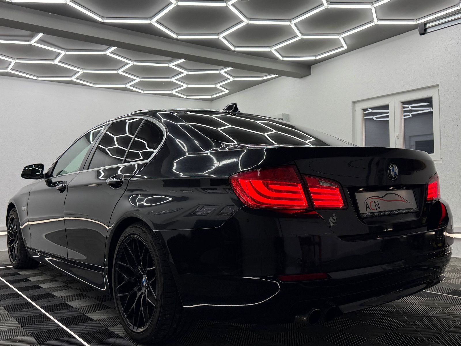 Fahrzeugabbildung BMW 530d Lim. Aut./eGSD/MEMORY/NAVI Prof/HuD/SZBLFT