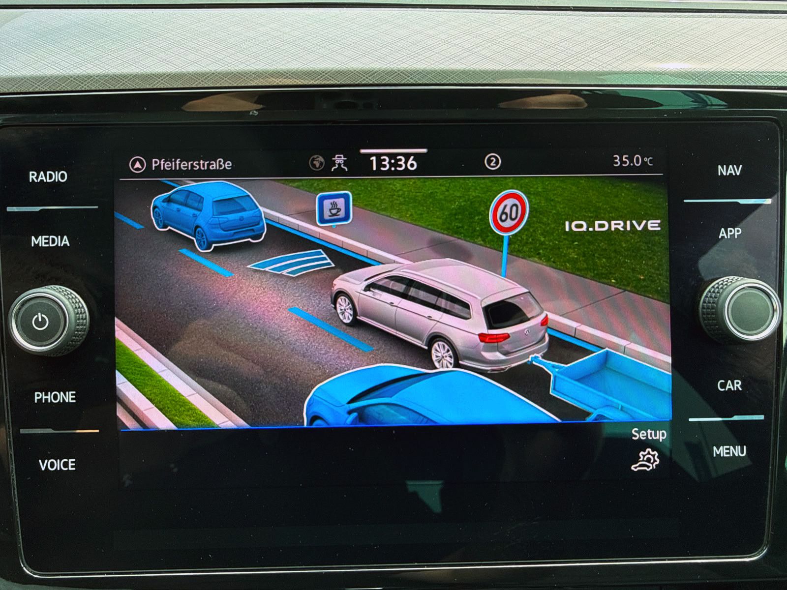 Fahrzeugabbildung Volkswagen Passat Variant 2.0TSI DSG Business ACC 360° H&K