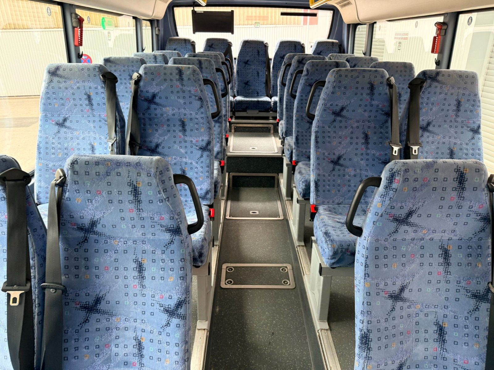 IVECO  2014 - Image 21 of 27