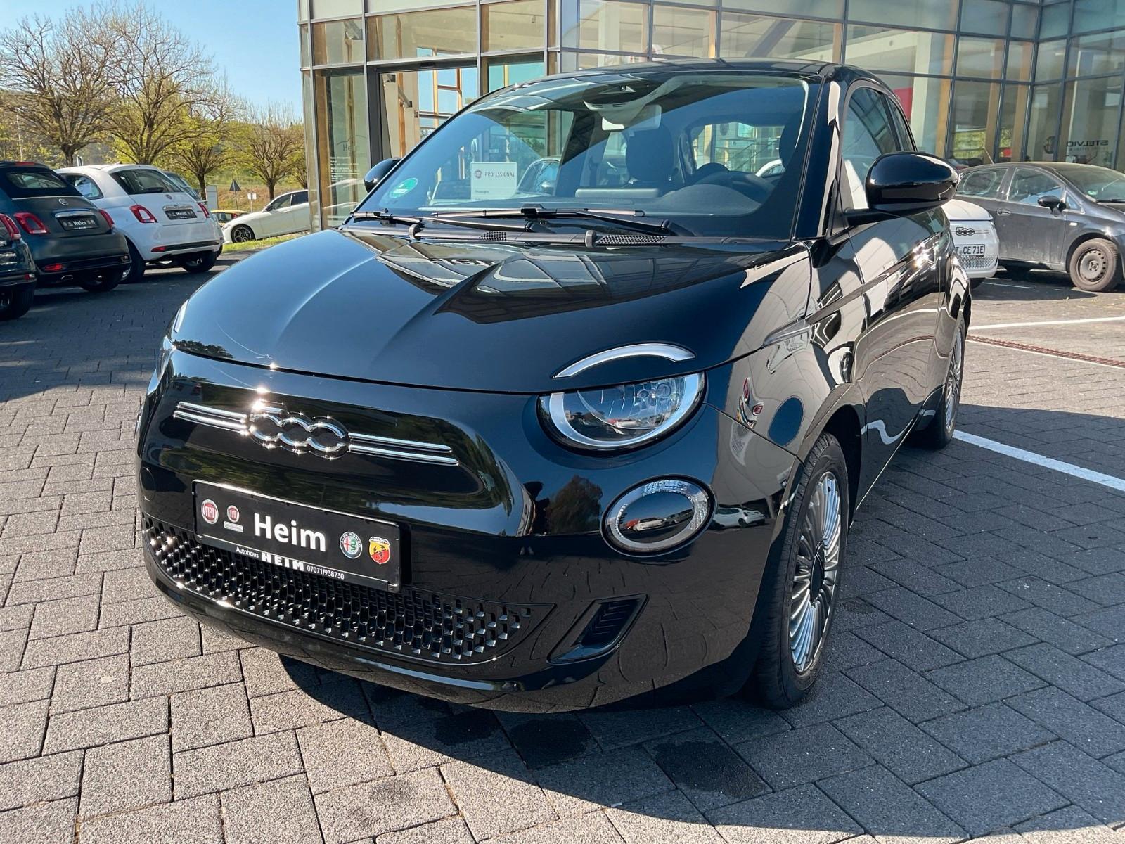 Fiat 500E Icon, Touchscreen, Apple CarPlay