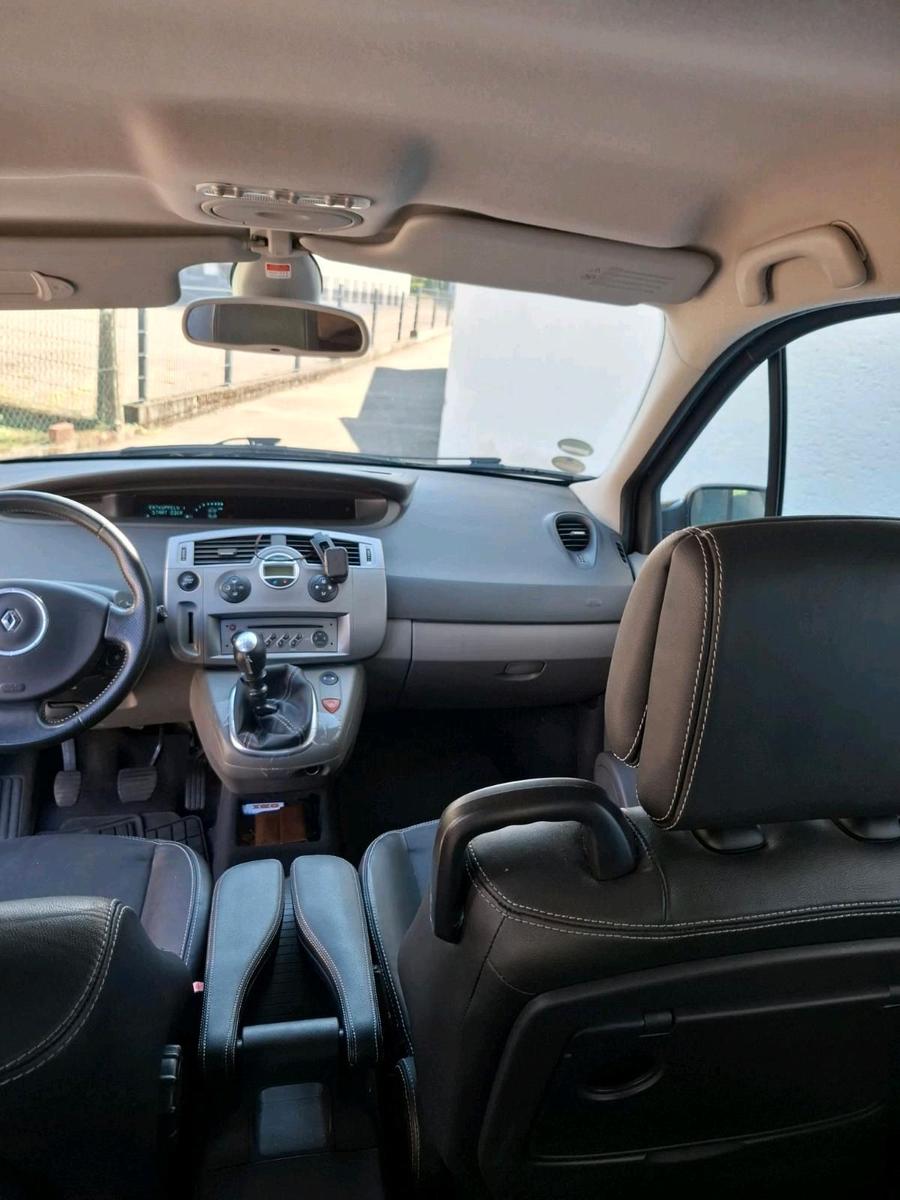 Renault Grand Scenic 2009 — photo 5