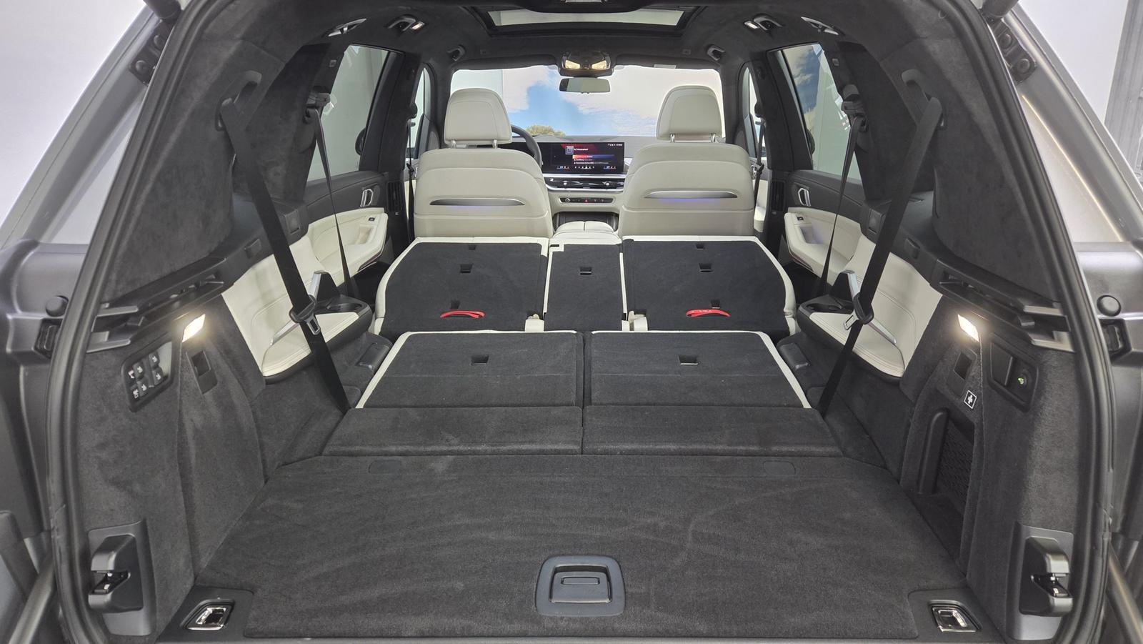 BMW X7 M60i Kristall Sky DrivePro AHK ACC Sitzlüft.
