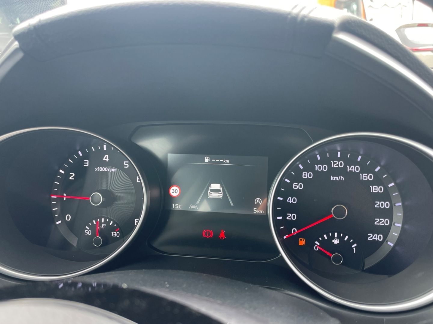 Fahrzeugabbildung Kia Ceed_sw Kamera Verkehrszeichenerk Klima Tempomat