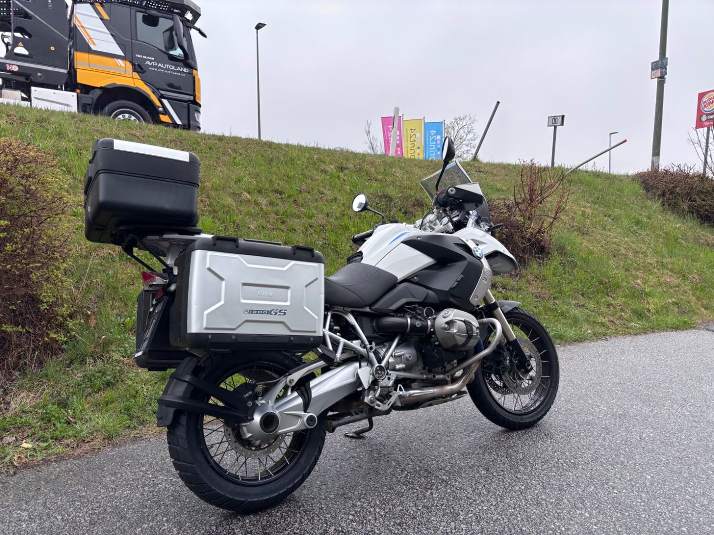 Fahrzeugabbildung BMW R 1200 GS, 30 Jahre Edition, Koffersatz, Sturzb.