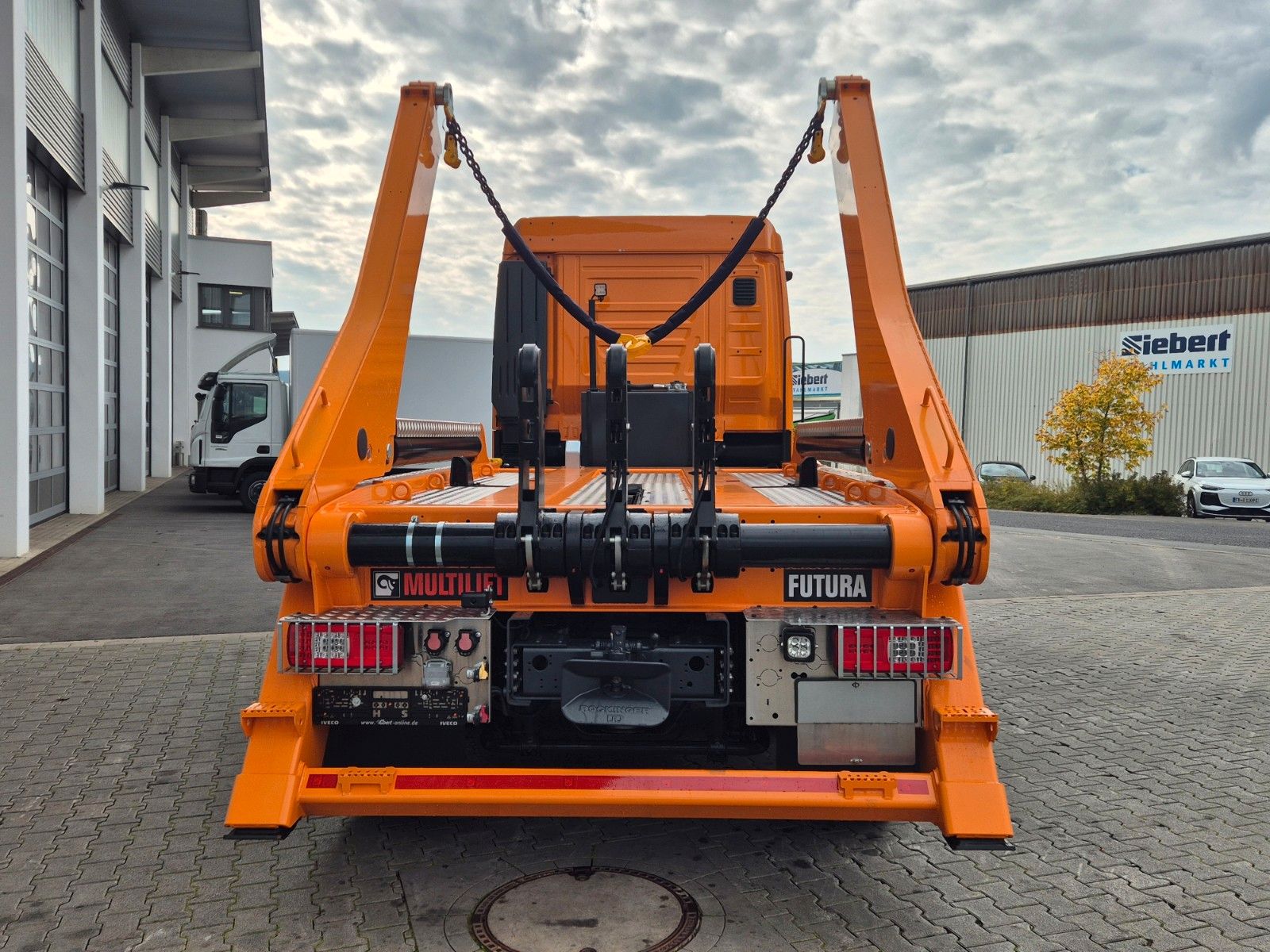 Fahrzeugabbildung Iveco AS280X58Y/ PS ON Hiab FTR18 Funk AHK Bett Cam