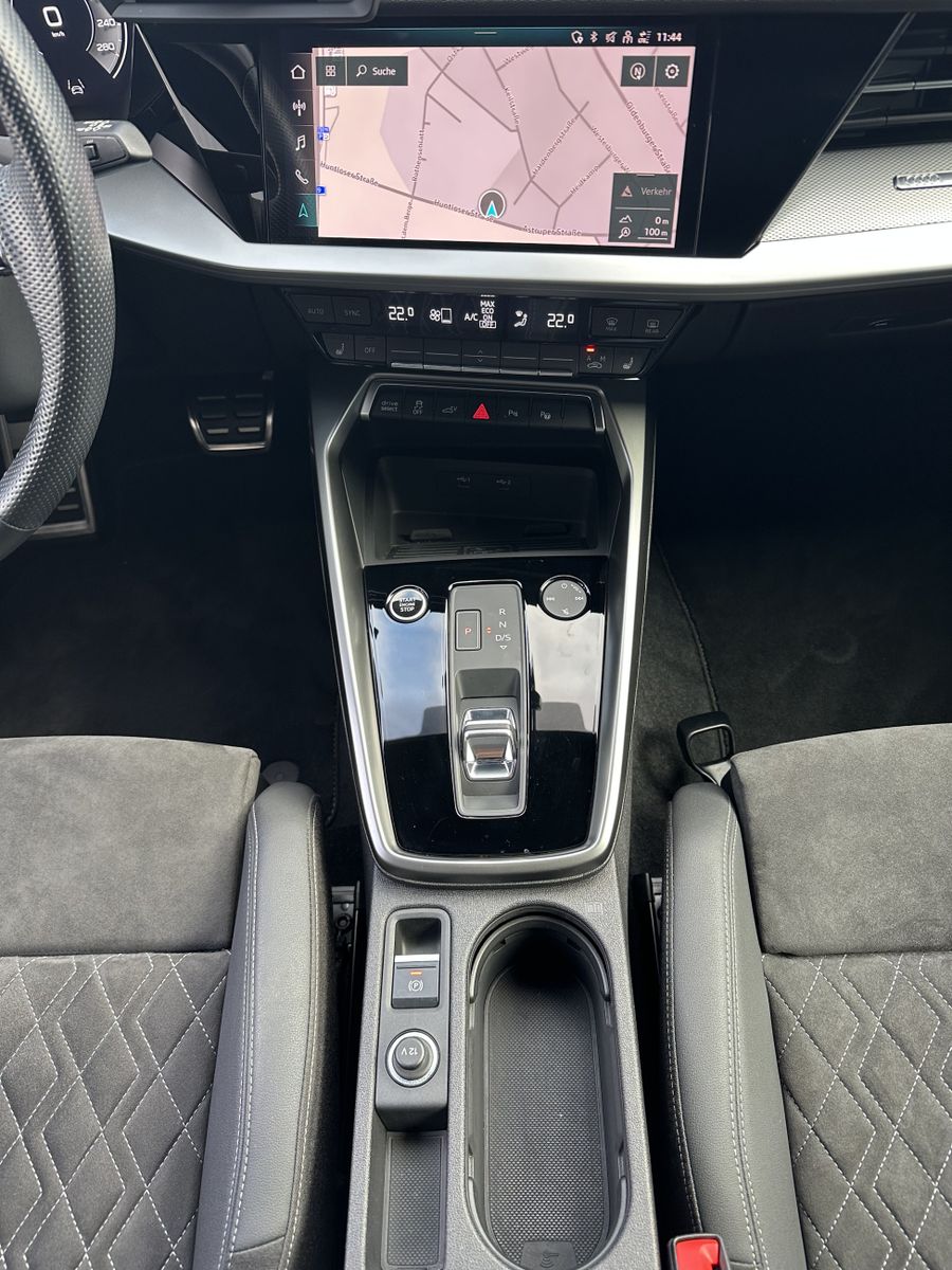 Fahrzeugabbildung Audi A3 40 TFSIe SpB S-Line NAV+LED+B&O+KAM+VCOCK+1HD