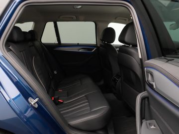 Fahrzeugabbildung BMW 530d Luxury Line Kamera DAB HiFi Stop&Go Alarm