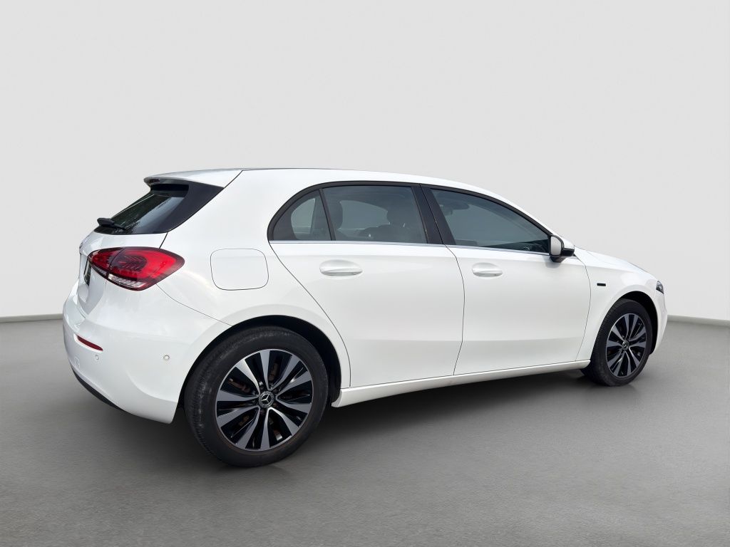Fahrzeugabbildung Mercedes-Benz A 250 e Kompaktlimousine LED*Nav*SpurH*PDC*RFK