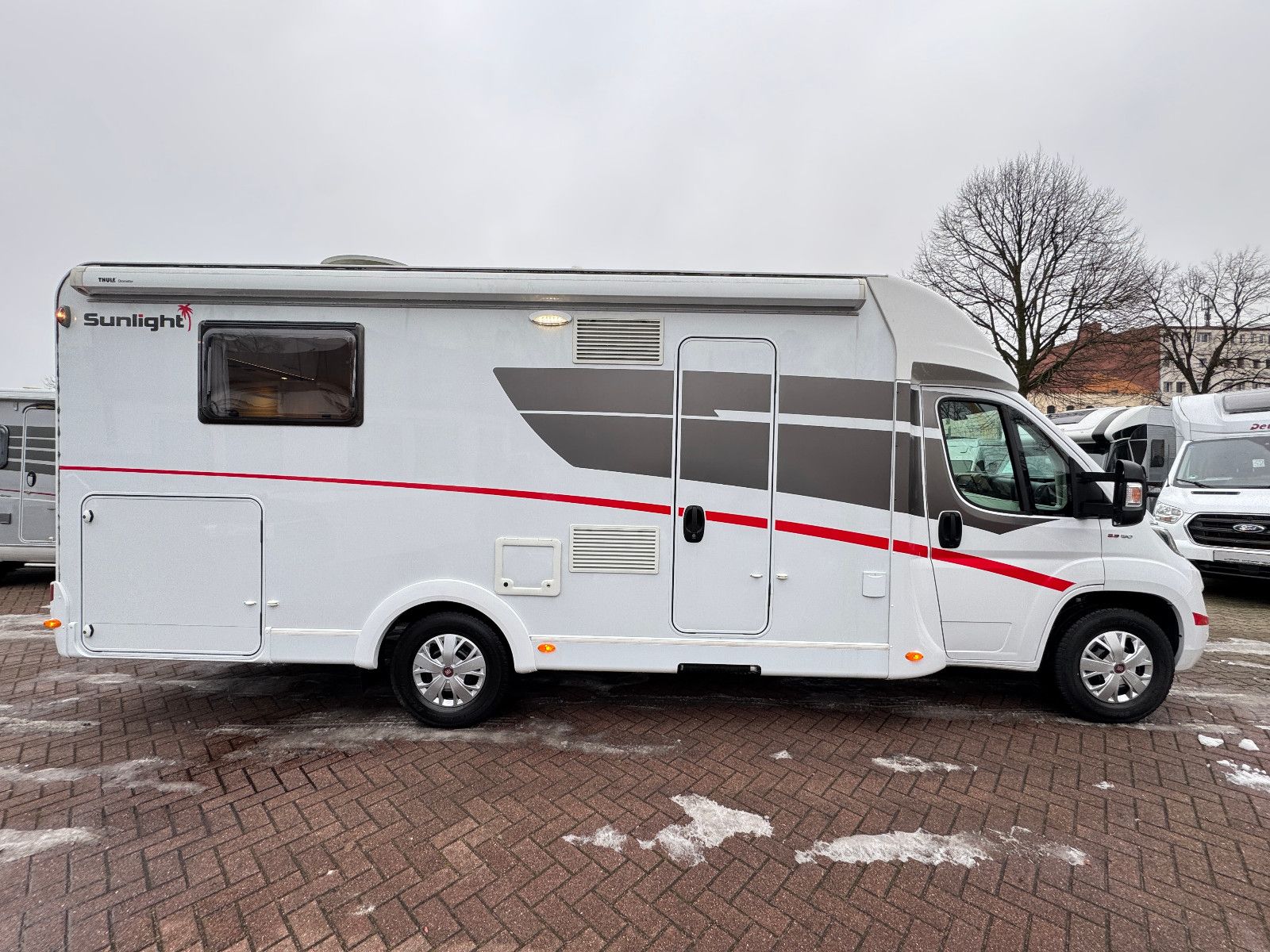 Fahrzeugabbildung Sunlight T69 L PANORAMA DACHKLIMA SAT NAVI QUEENSBETT WC+