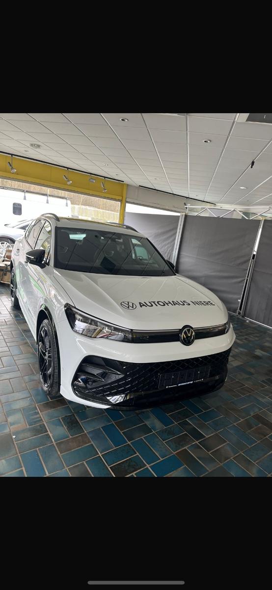 Volkswagen Tiguan 1.5 eTSI R-Line AHK Pano 20"