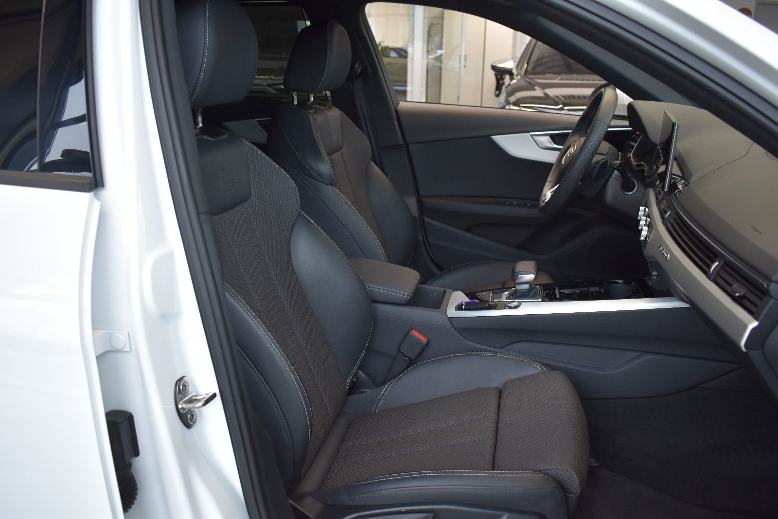 Audi A4 Av 50TDI quattro tiptronic S line LED~ACC~AHK foto 9