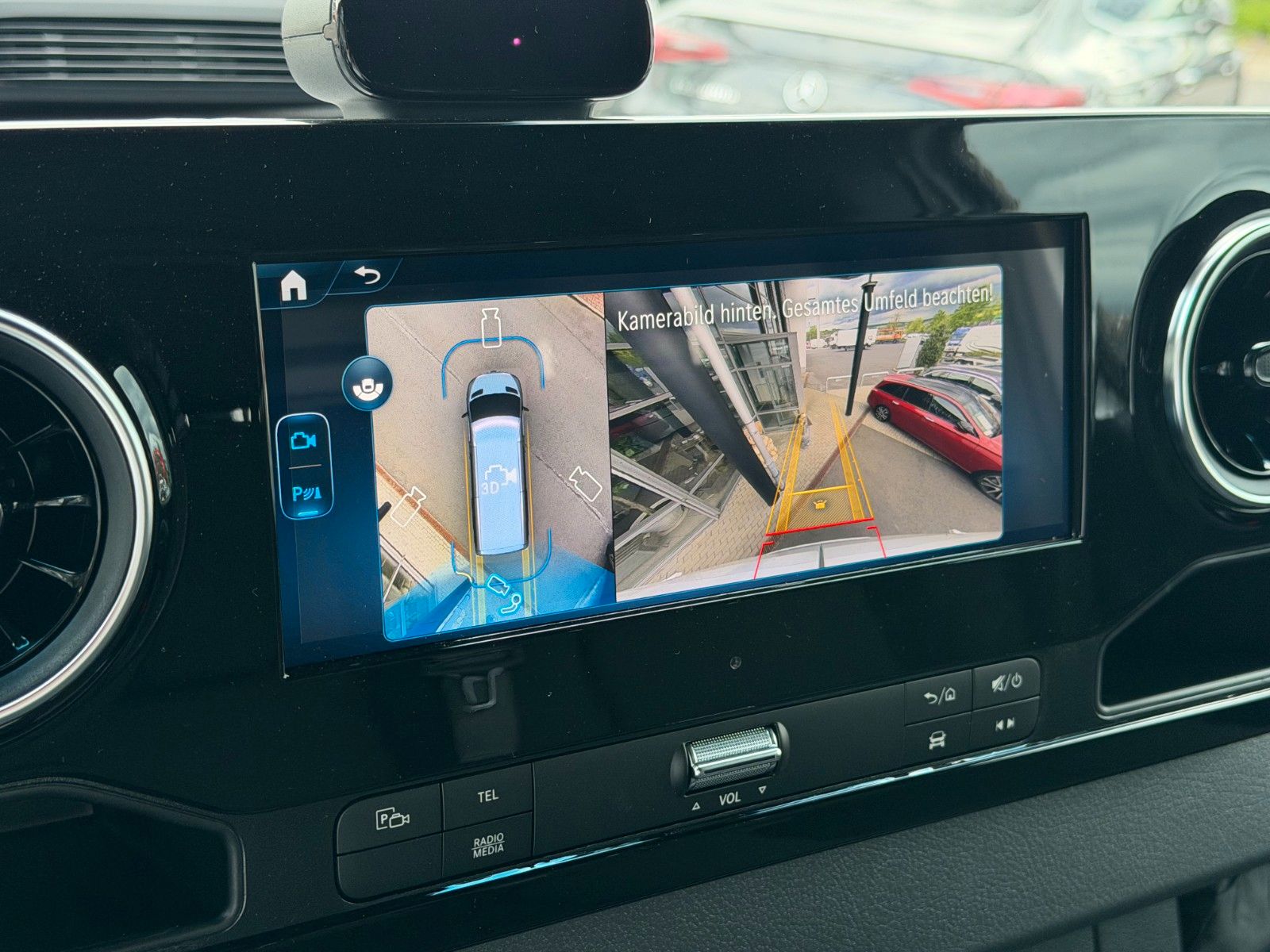Fahrzeugabbildung Mercedes-Benz Sprinter 319 CDI 4x4 3665 DISTRONIC AHK LED