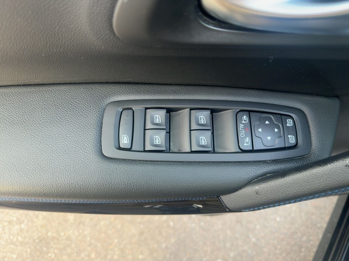 Fahrzeugabbildung Renault Kadjar LIM. Del.TCe 140 EDC Kamera SHZ Navi GJR