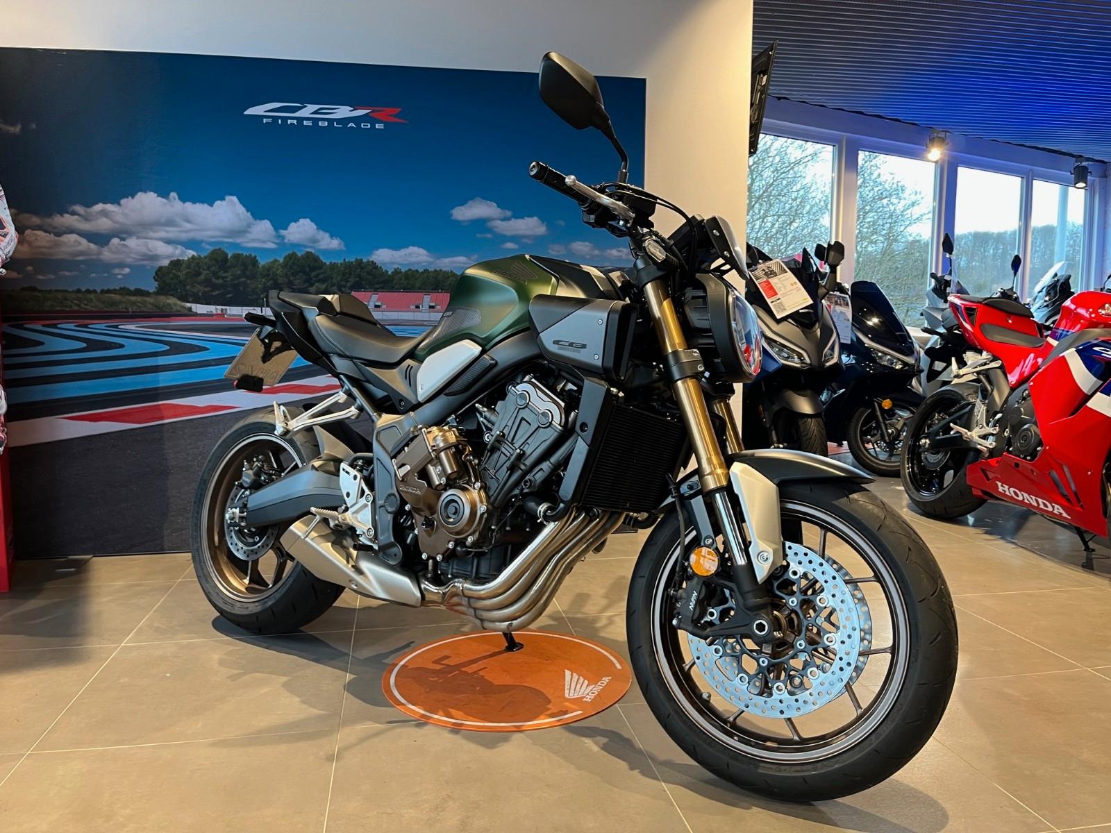 Honda CB 650R E-Clutch *viel Zubehör*