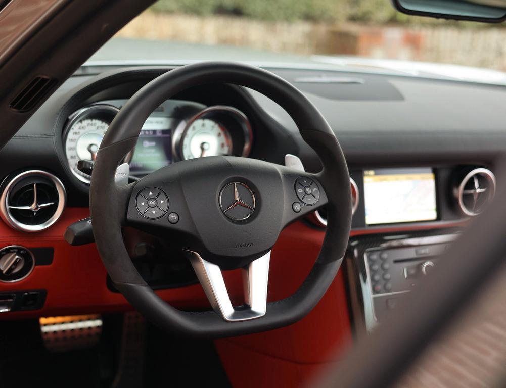 Mercedes-Benz SLS AMG