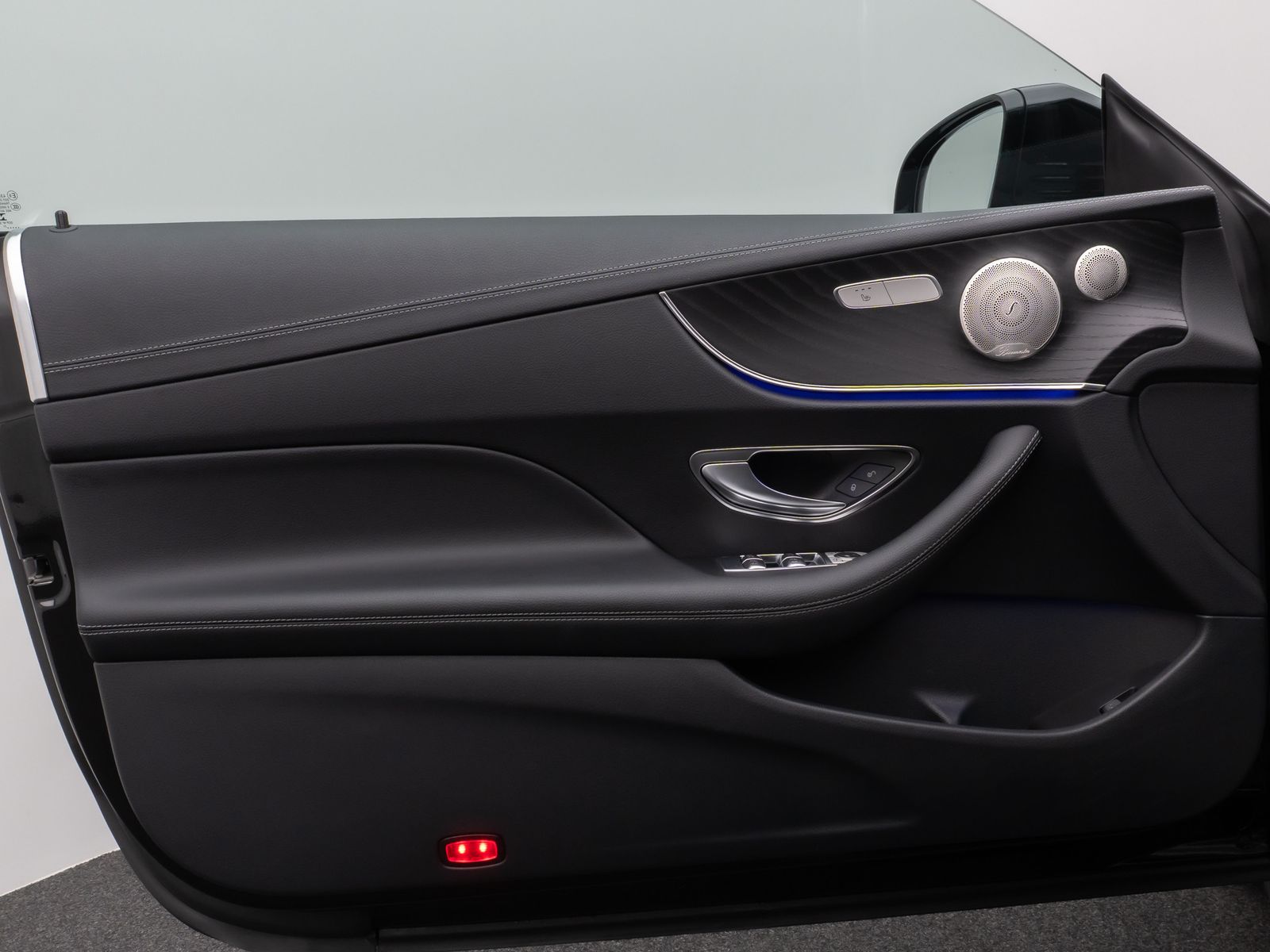 Fahrzeugabbildung Mercedes-Benz E300d Coupe 4Matic AMG Panorama Kamera LED