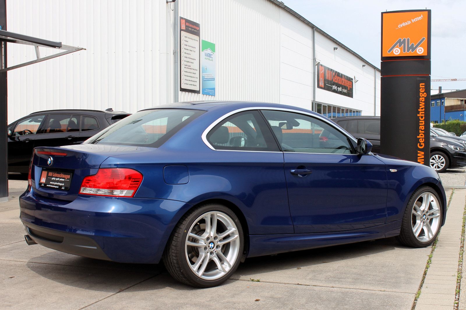 Fahrzeugabbildung BMW 125i Coupé E82 M-Sport PDC SHZ XENON eGSD 2Zonen