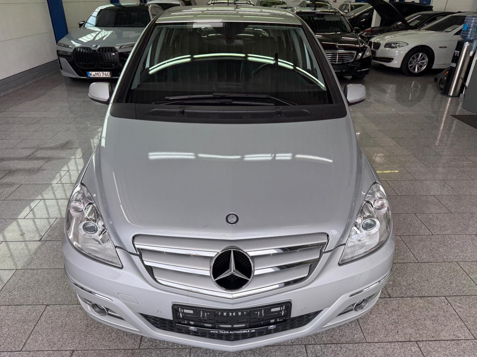 Mercedes-Benz B 200*SPORT*AUTOMATIK*SHZ*NAVI*AHK*TEMP*PARK-ASS