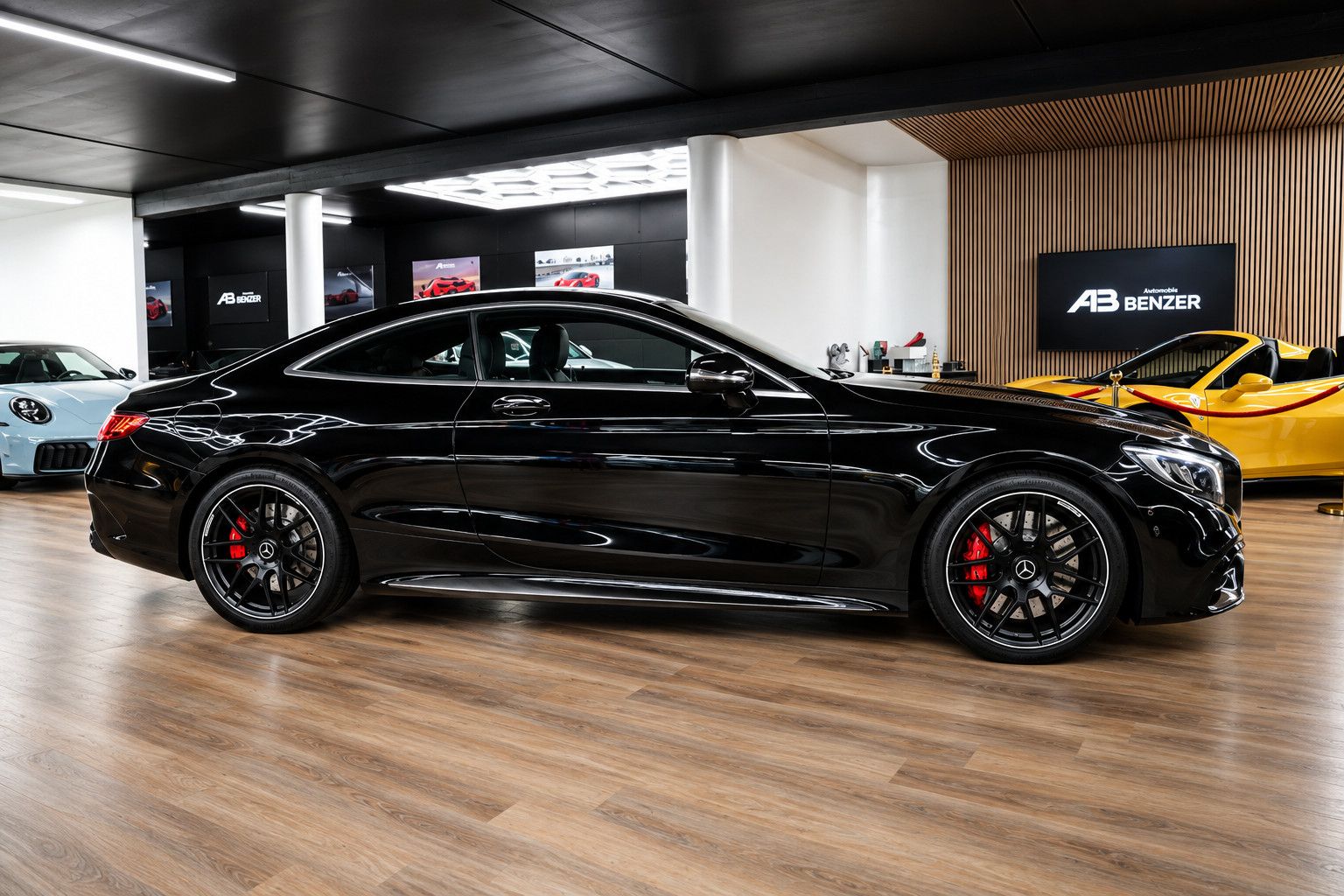 Fahrzeugabbildung Mercedes-Benz S S 63 AMG 4Matic *Pano*Designo*Ambiente*Carbon*