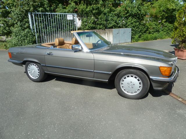Mercedes-Benz SL 560