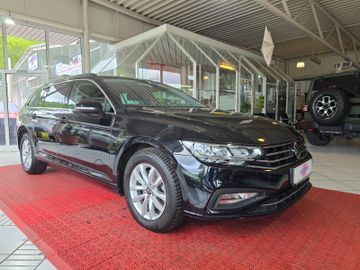 Volkswagen Passat Variant - 1
