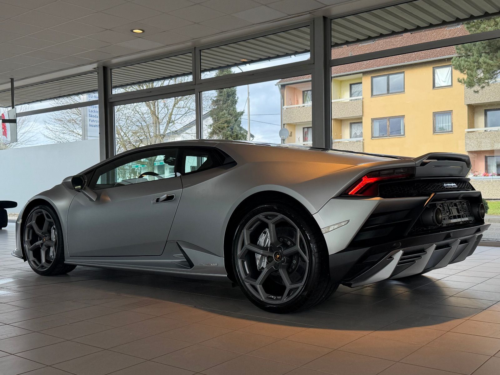 Fahrzeugabbildung Lamborghini Huracán EVO V10 /LIFT/SENSONUM/KAMERA/ACC