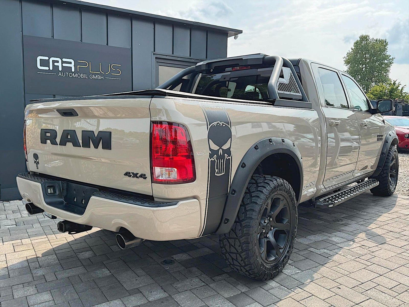 Fahrzeugabbildung Dodge RAM 5.7 V8 HEMI Night PUNISHER 4x4 LONGBED 19%
