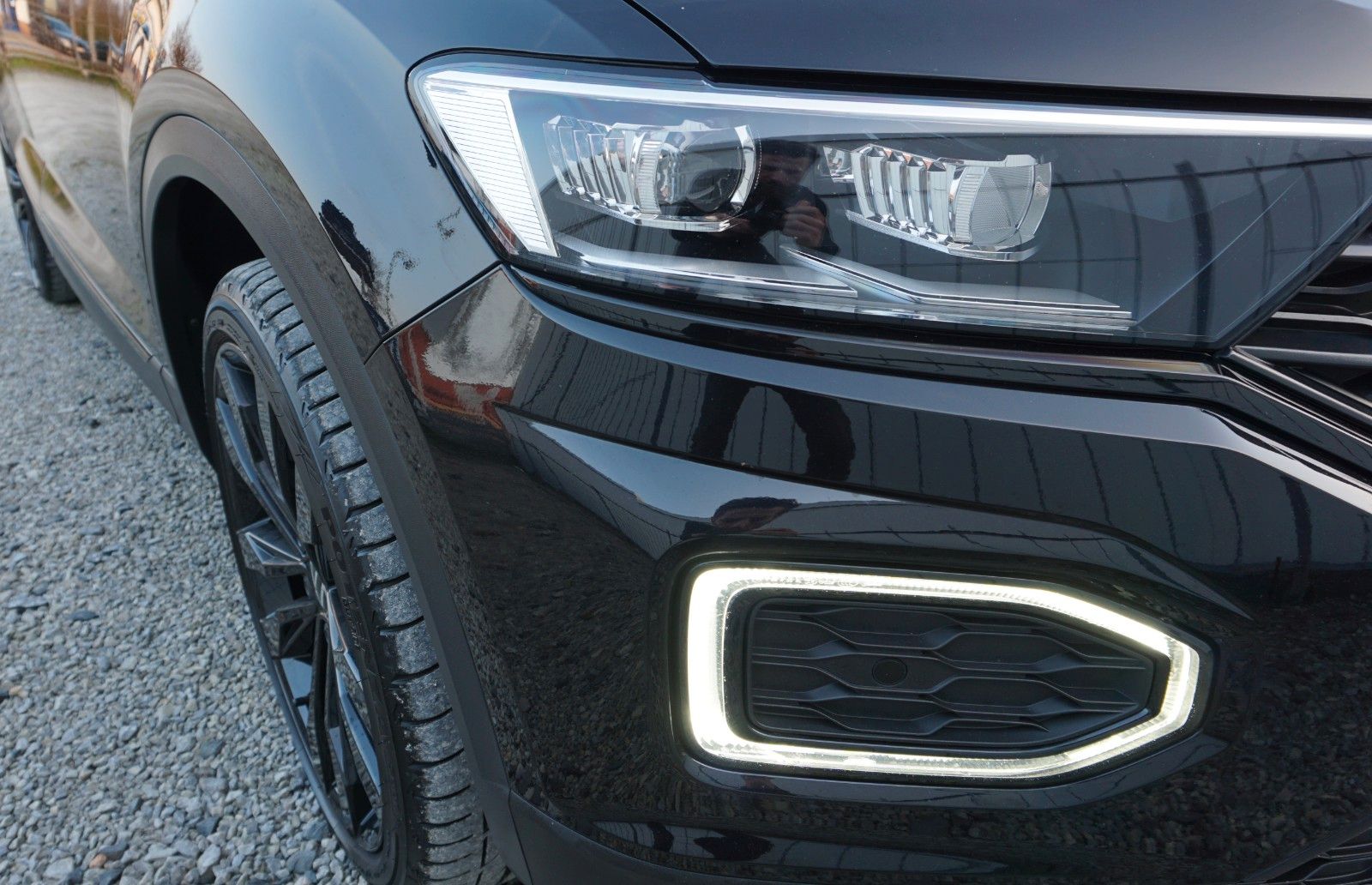 Fahrzeugabbildung Volkswagen T-Roc Sport 4Motion, Kamera, Navi, Pano, Black