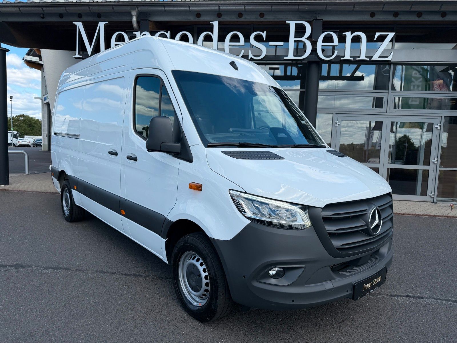 Fahrzeugabbildung Mercedes-Benz Sprinter 317 CDI 9G 3665 LED SHZ Klima Schwing