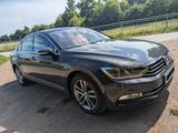 Volkswagen VW Passat Limousine B8 - VW Passat von privat