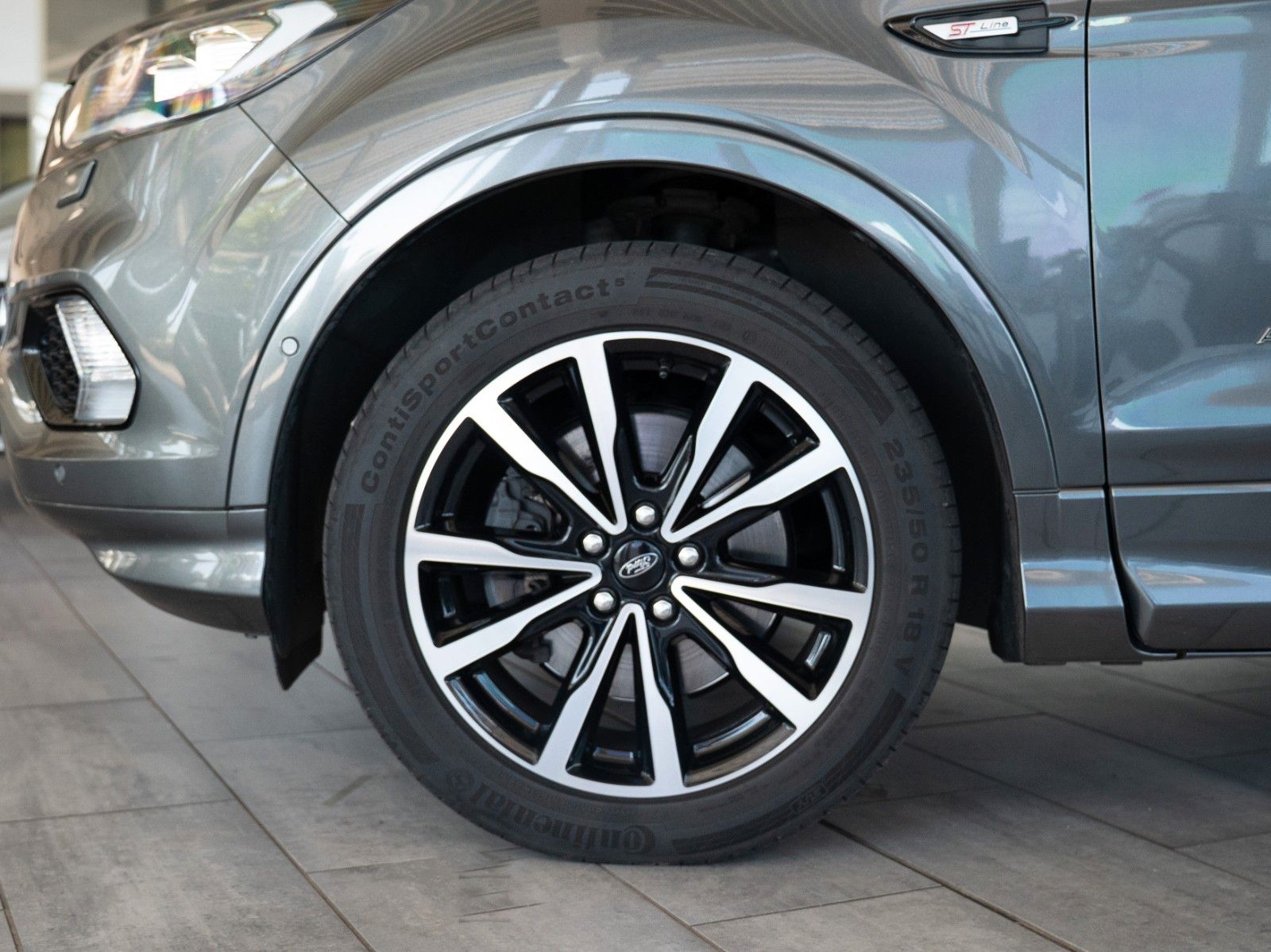 Fahrzeugabbildung Ford Kuga ST-Line AUTOM./ALLRAD/WINTER-P./NAVI