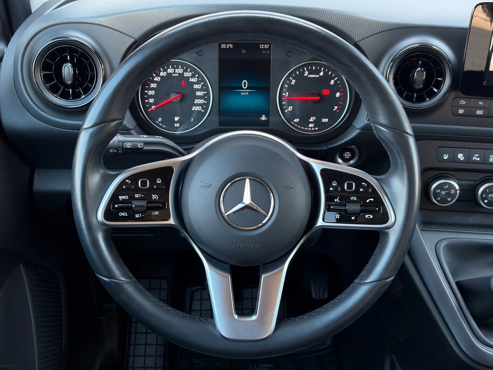 Fahrzeugabbildung Mercedes-Benz Citan Tourer 113 LED Temp. NAV CAM SHZ CarPlay