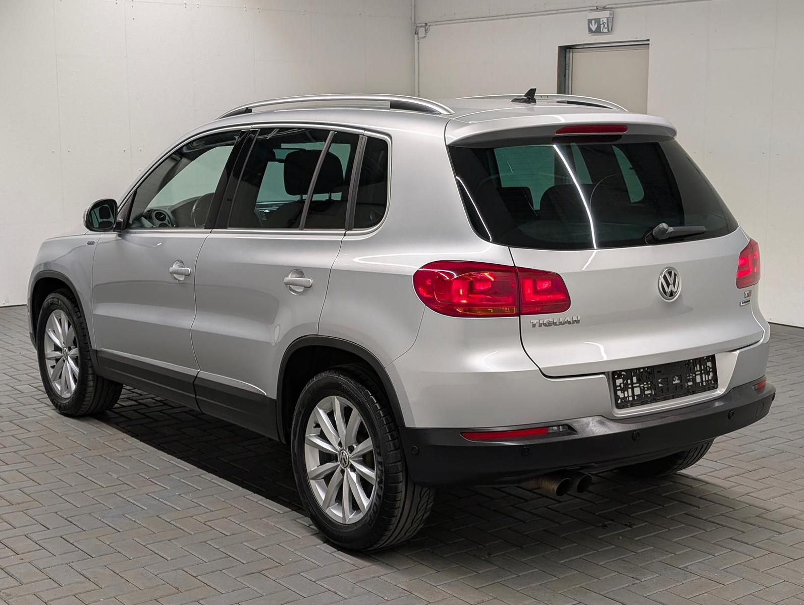 Volkswagen Tiguan Lounge Navi/AHK/SHZ/Parkass./Kam/GRA/17LM