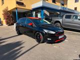 Ford Focus 1,5 EcoBoost Red & Black ST-Line - Ford Focus: ST Line Red