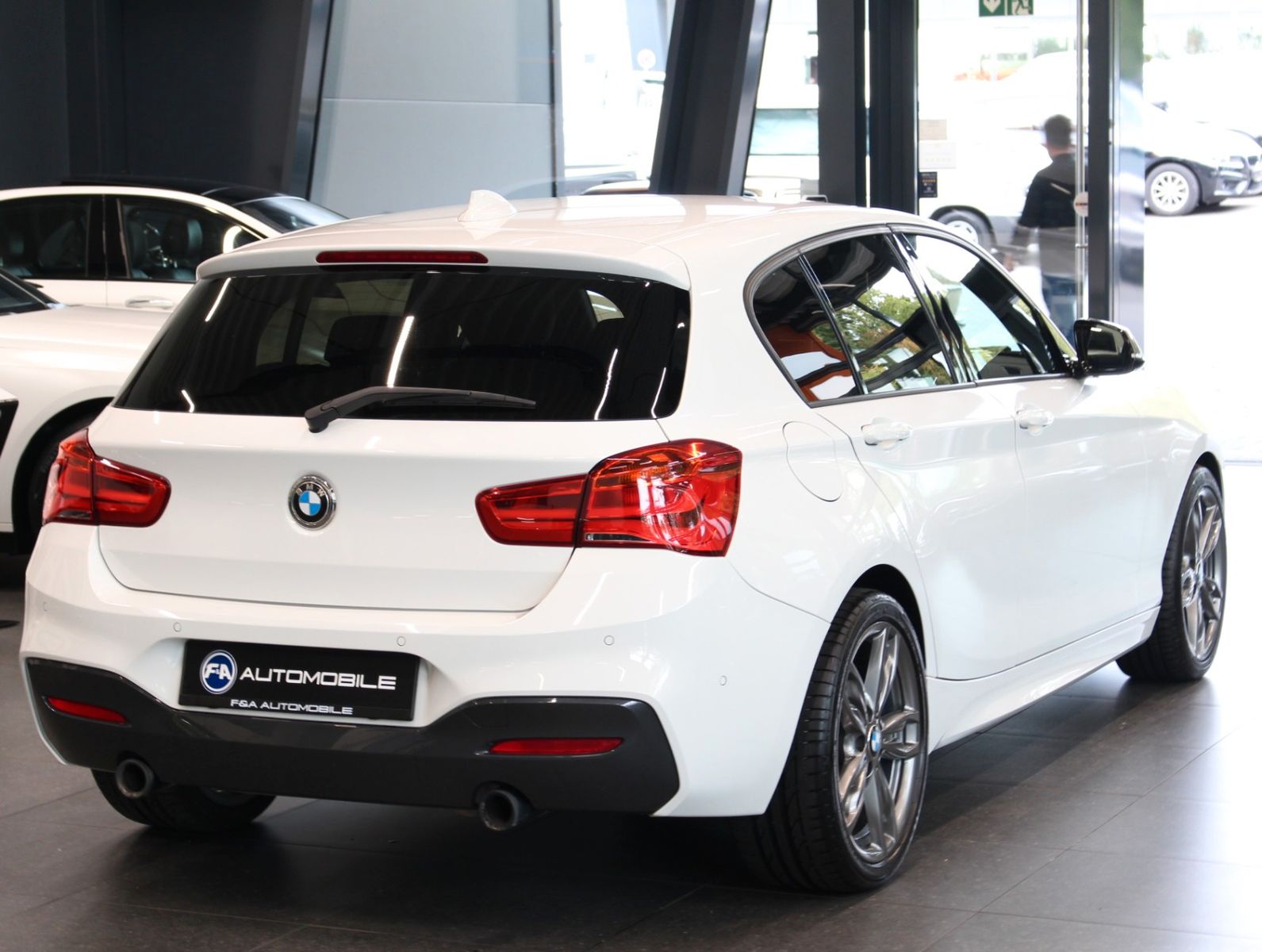 Fahrzeugabbildung BMW M135 i xDrive 2.Hand*LED*MWST*Top Zustand