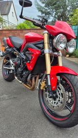 Triumph Street Triple - TRIUMPH 2010 STREET TRIPLE