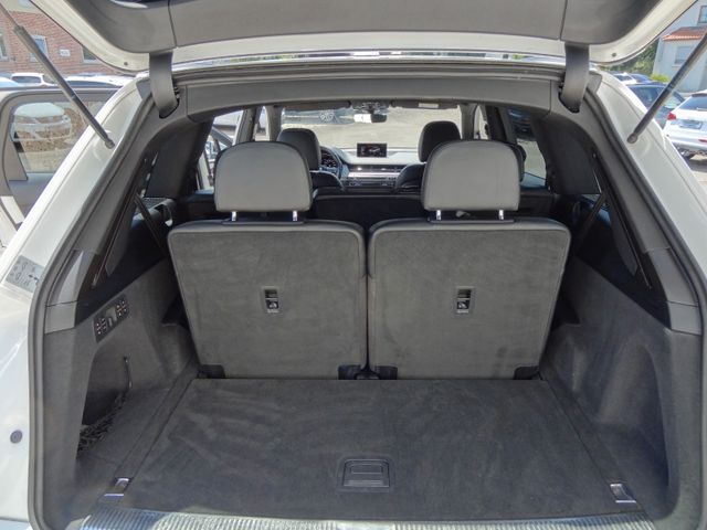 Fahrzeugabbildung Audi Q7 3.0TDI/HUD/Pano/StH/22-Zoll/1.Hd/AHK/3xS-Line