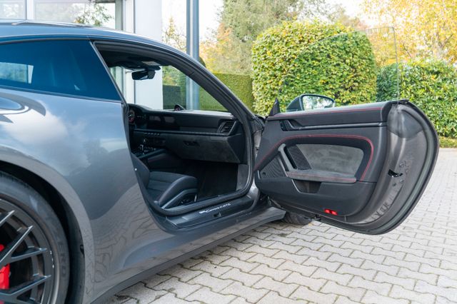 Porsche 992 Carrera 4 GTS/ MATRIX/ 18-WEGE/ LIFT/ BOSE Porsche 992 Carrera 4 GTS/ MATRIX/ 18-WEGE/ LIFT/ BOSE