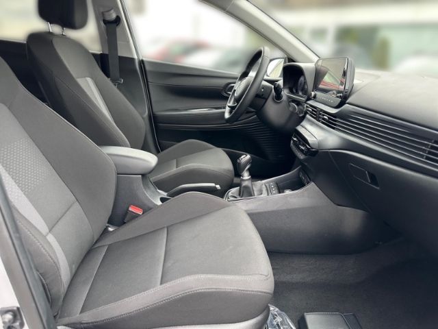 Fahrzeugabbildung Hyundai i20 FL (MY25) 1.0 T-GDI (100 PS) Prime Navi Digi
