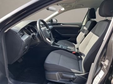 Volkswagen Passat - 9