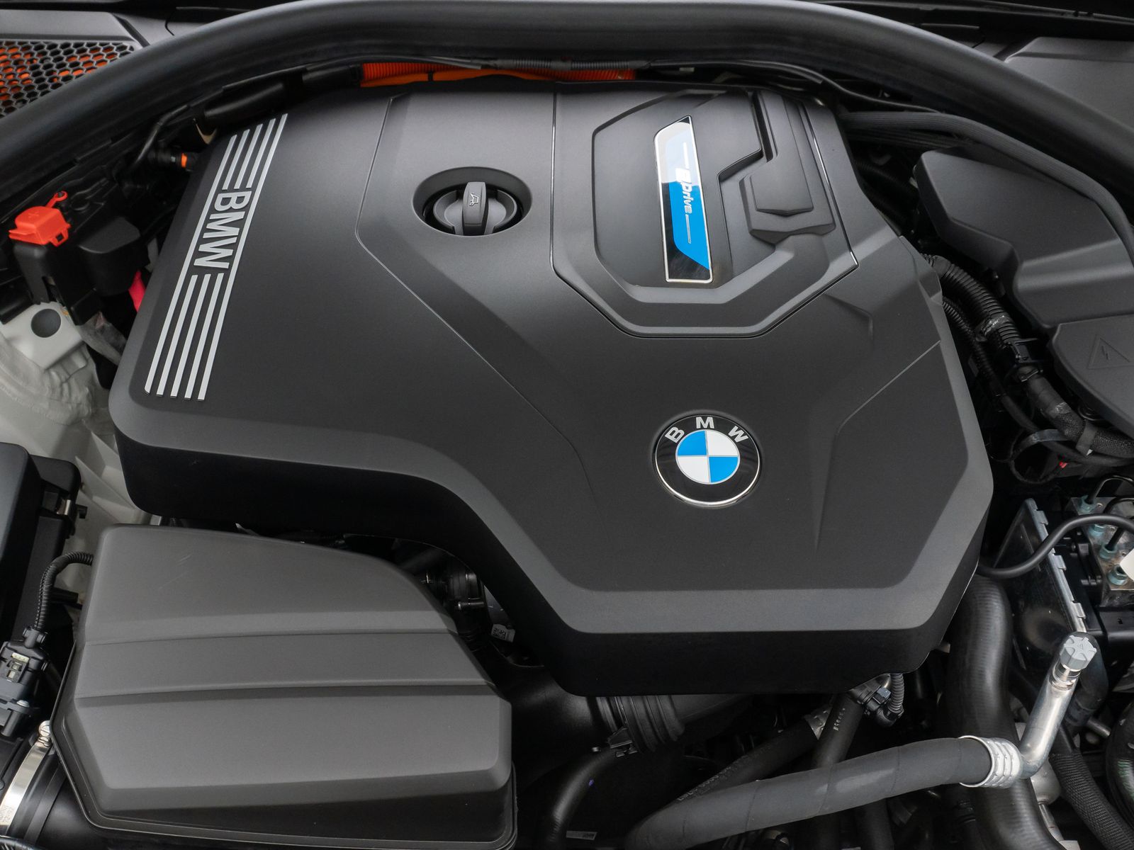 Fahrzeugabbildung BMW 320e M Sport Alarm DAB LED GeschwindigReg 19Zoll