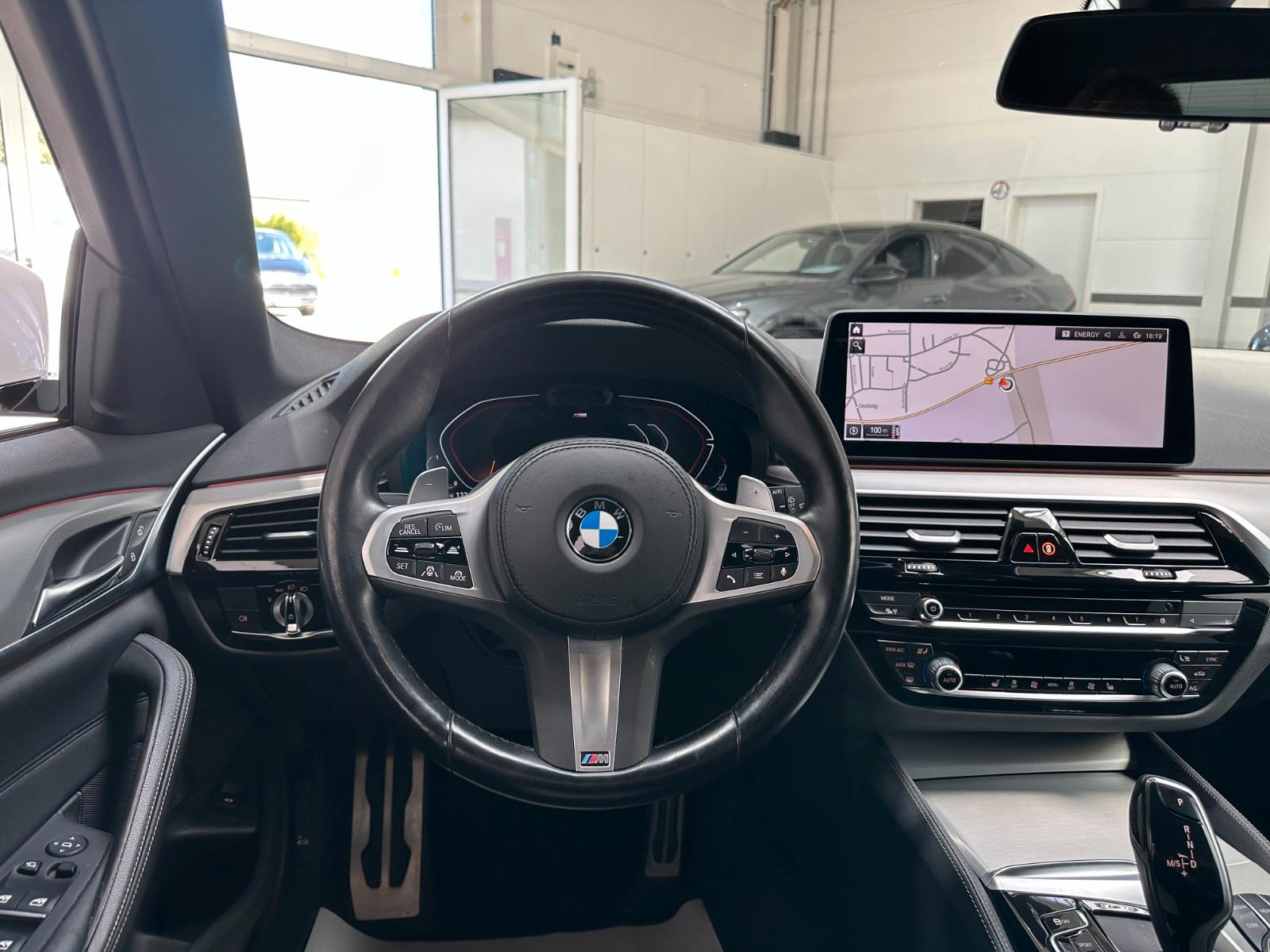 BMW 530d xDrive Touring Aut. M-SPORT LED*Leder*HUD