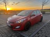 Hyundai i30 1.4 CRDi Classic Euro 5 - Hyundai i30 mit Diesel-Antrieb: Limousine, 1.4