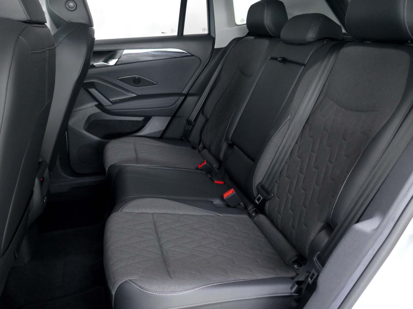 Fahrzeugabbildung Volkswagen Tiguan  Life 2.0 TDI DSG | LED AHK RFK ACC