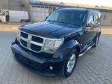 Dodge Nitro SXT*Aut*Leder*Ahk*S Dach*Shz - Dodge Nitro mit Diesel-Antrieb: Geländewagen, Automatik
