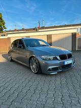 BMW E90 330d LCI M-Paket - BMW 330 aus 2009: D