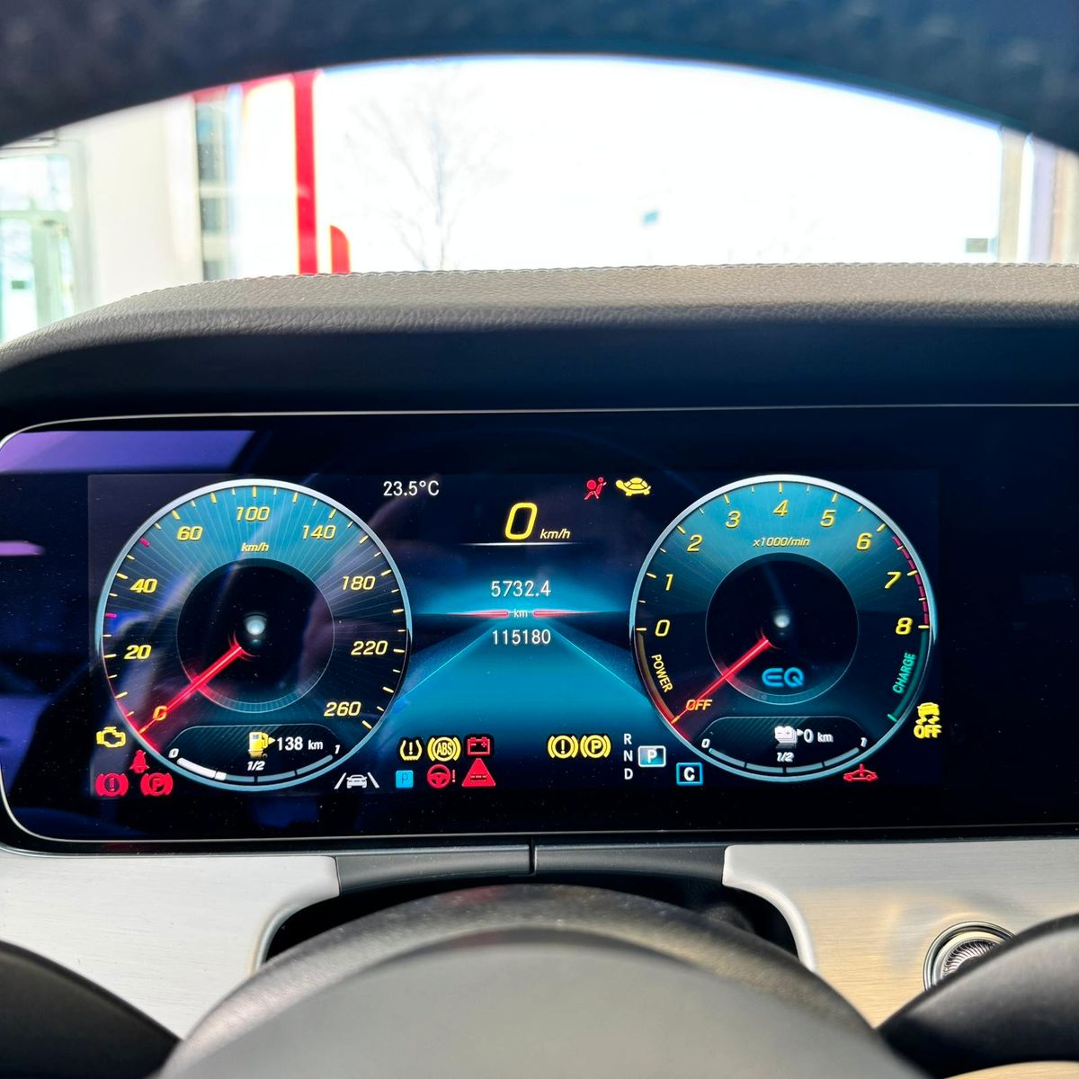 Fahrzeugabbildung Mercedes-Benz E 300 E Limousine E 300 e