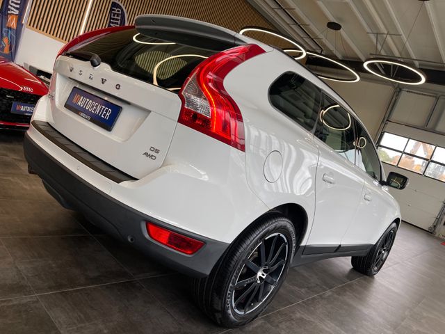 Volvo XC 60  Momentum AWD *AHK*NAVI*TEMPOMAT*ALLRAD*