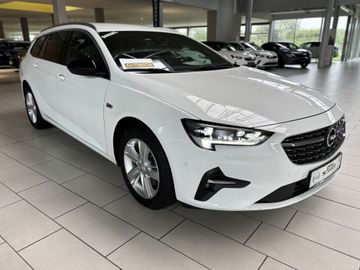 Fotografie des Opel Insignia Sports Tourer 2.0 Diesel AT Elegance AH