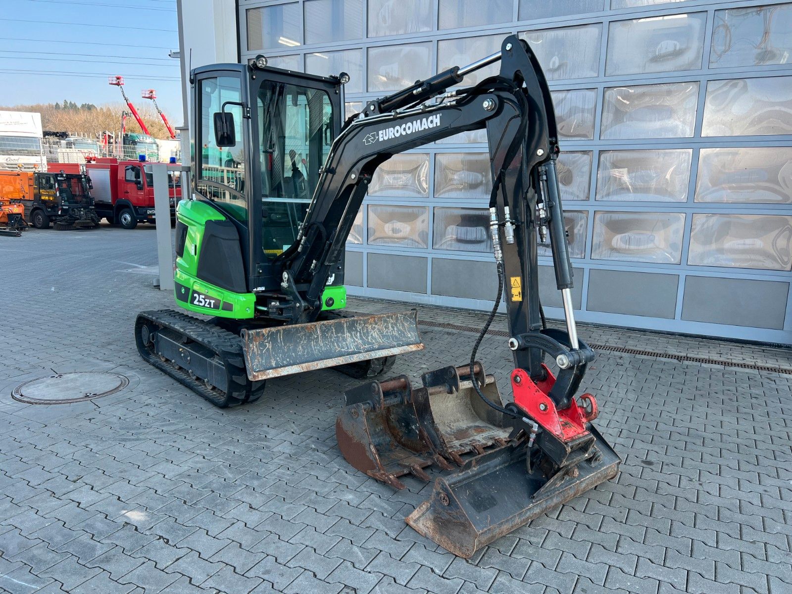 Fahrzeugabbildung Eurocomach 25ZT / nur 316h! / 2021/ Löffelpaket